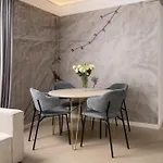North By Urbanesq Cortina K Апартаменти *